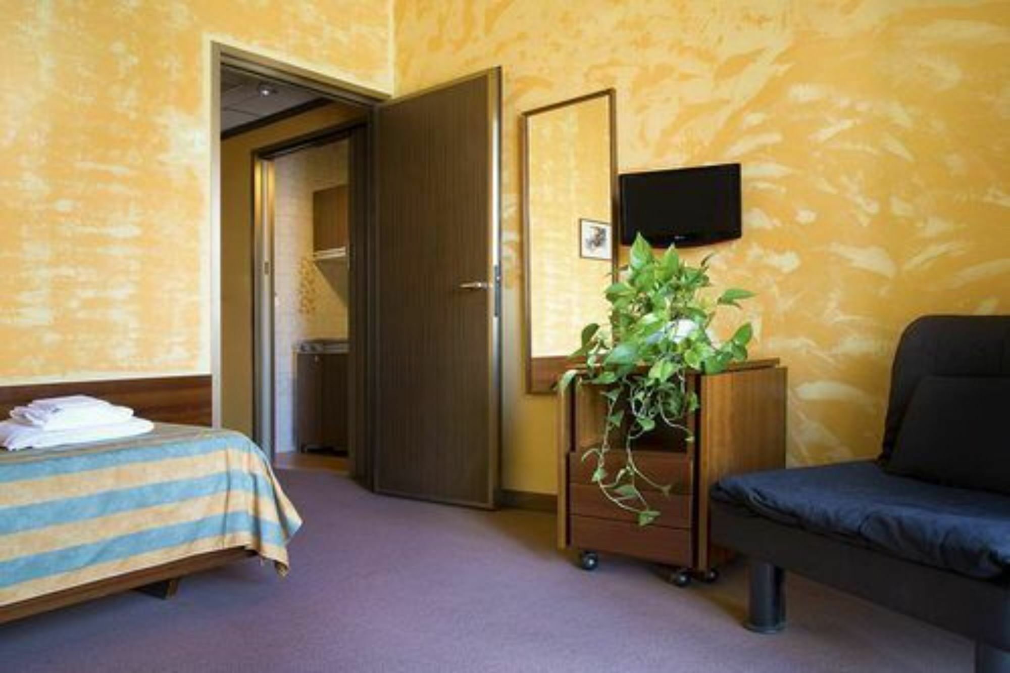 Residence Loreto Μιλάνο Εξωτερικό φωτογραφία