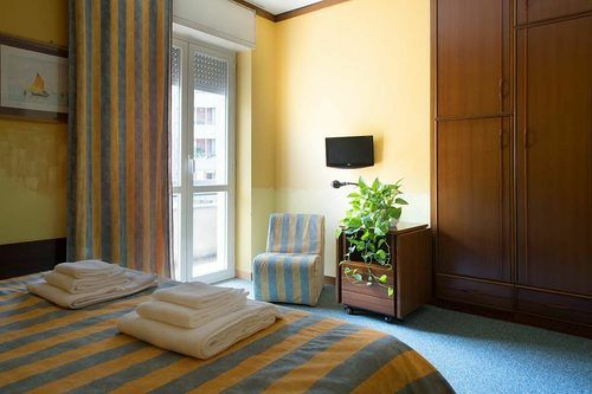 Residence Loreto Μιλάνο Εξωτερικό φωτογραφία